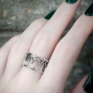 Regal Rose Noir Gothic Arches Ring